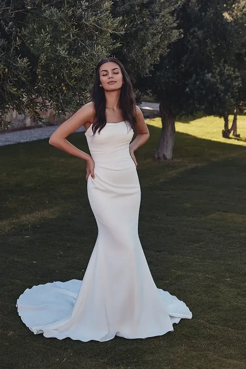Why Minimalist Wedding Dresses Are Always in Style Image