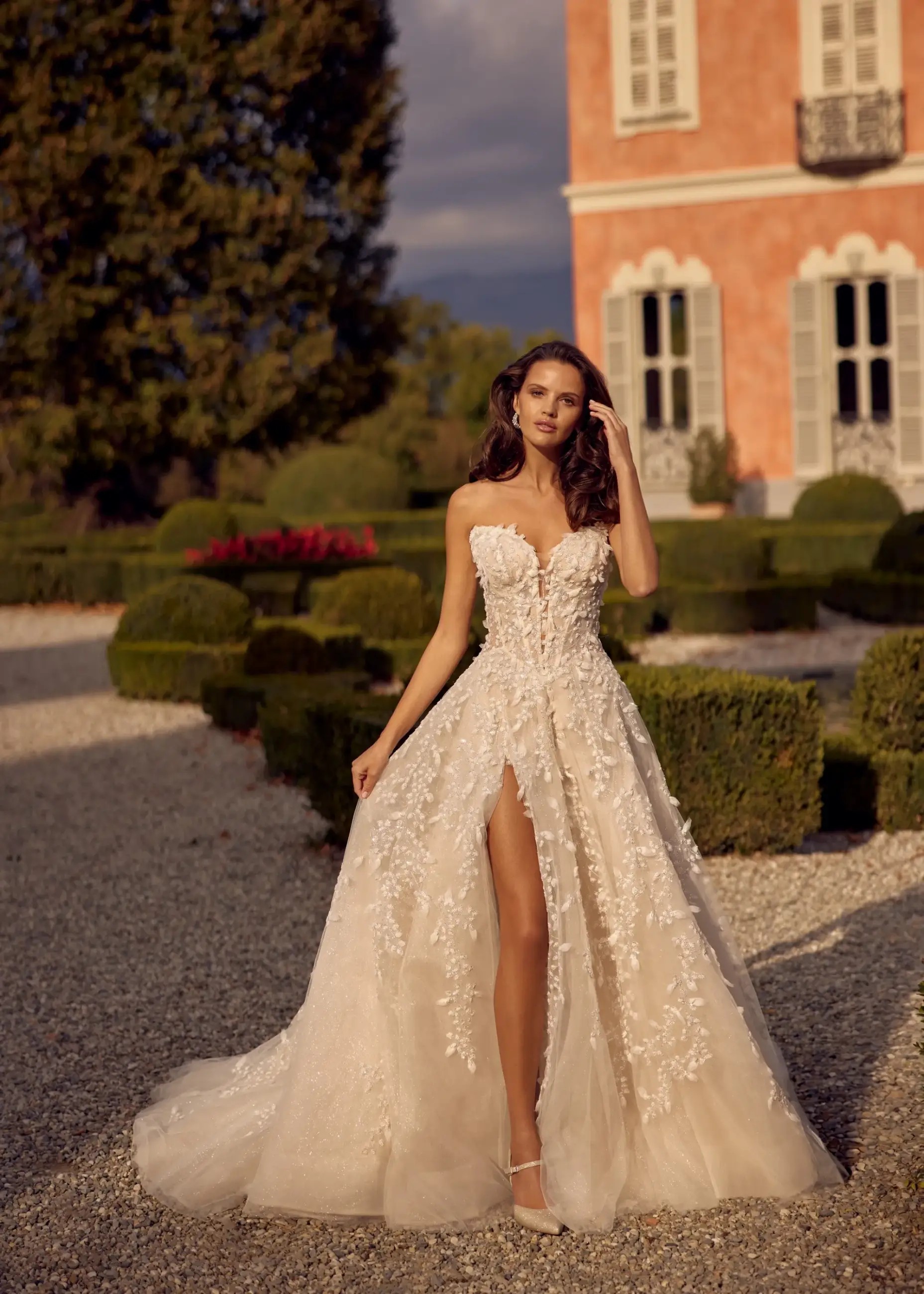 Timeless vs. Trendy: Bridal Gowns That Stand the Test of Time Image