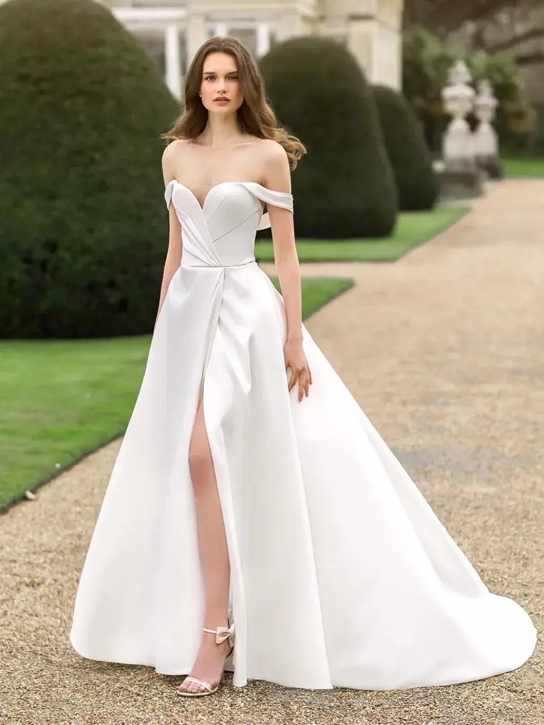 Enzoani Trunk Show Main Image