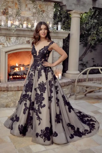 Casablanca Bridal Nicolette #2 thumbnail