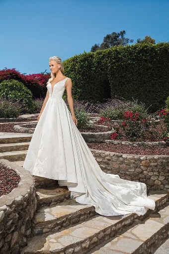 Casablanca Bridal Sale Vivian #3 Vintage/Gold/Nude/Ivory thumbnail