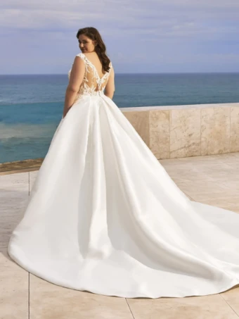 Pronovias Sale Charleston #5 Off White/Nude thumbnail