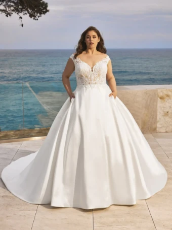 Pronovias Sale Charleston #4 Off White/Nude thumbnail