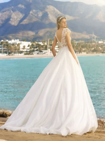 Pronovias Sale Saturn #0 Off White/Nude thumbnail