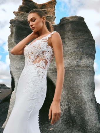 Pronovias Sale Waitomo #5 Off White/Nude thumbnail