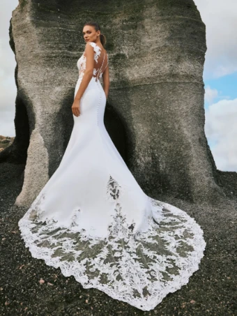 Pronovias Sale Waitomo #0 Off White/Nude thumbnail