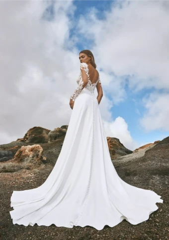 Pronovias Sale Yushan #4 Off White/Nude thumbnail