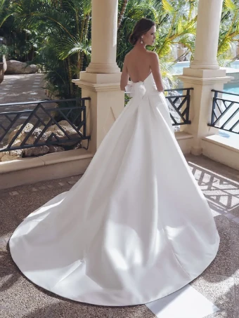 Blue by Enzoani Sale Sevilla #5 Ivory thumbnail