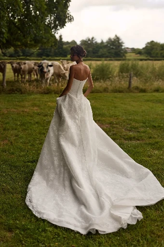 Milla Nova Averra #1 thumbnail