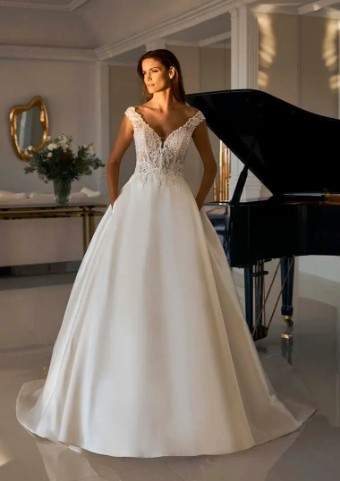 Pronovias Charleston #7 thumbnail