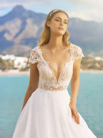 Pronovias Saturn #7 thumbnail