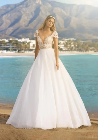 Pronovias Saturn #6 thumbnail