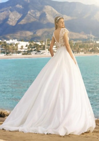 Pronovias Saturn #5 thumbnail