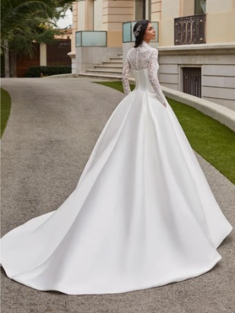 Pronovias Jory #8 thumbnail