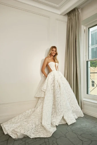 La Premiere Lucia #0 Ivory/Nude thumbnail